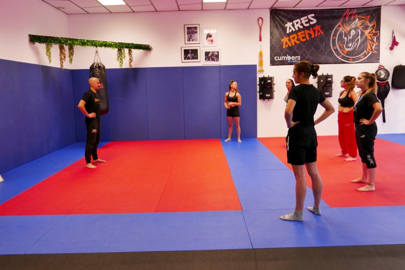 Nuevo Defensa Personal Femenina, clases Boxeo Ares arena Pantiquet, el mejor club de deportes de contacto en Mollet